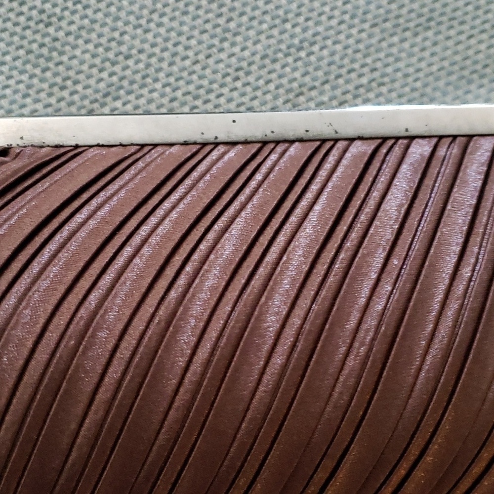 BROWN PLEATED SATIN CLUTCH - Picture 4 of 6